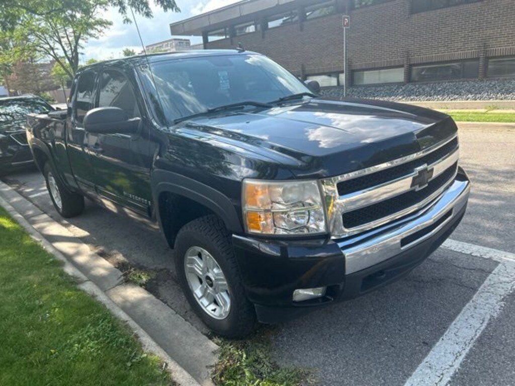 Used 2009 Chevrolet Silverado 1500 LT Truck