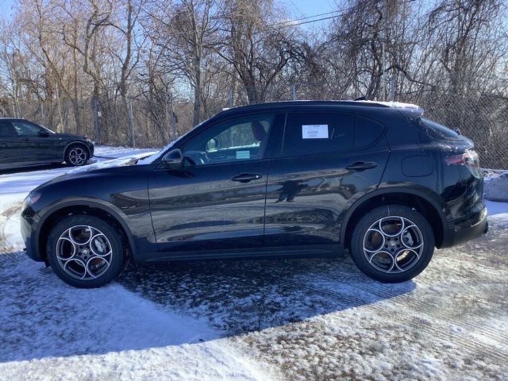 New 2025 Alfa Romeo Stelvio AWD Sport Utility