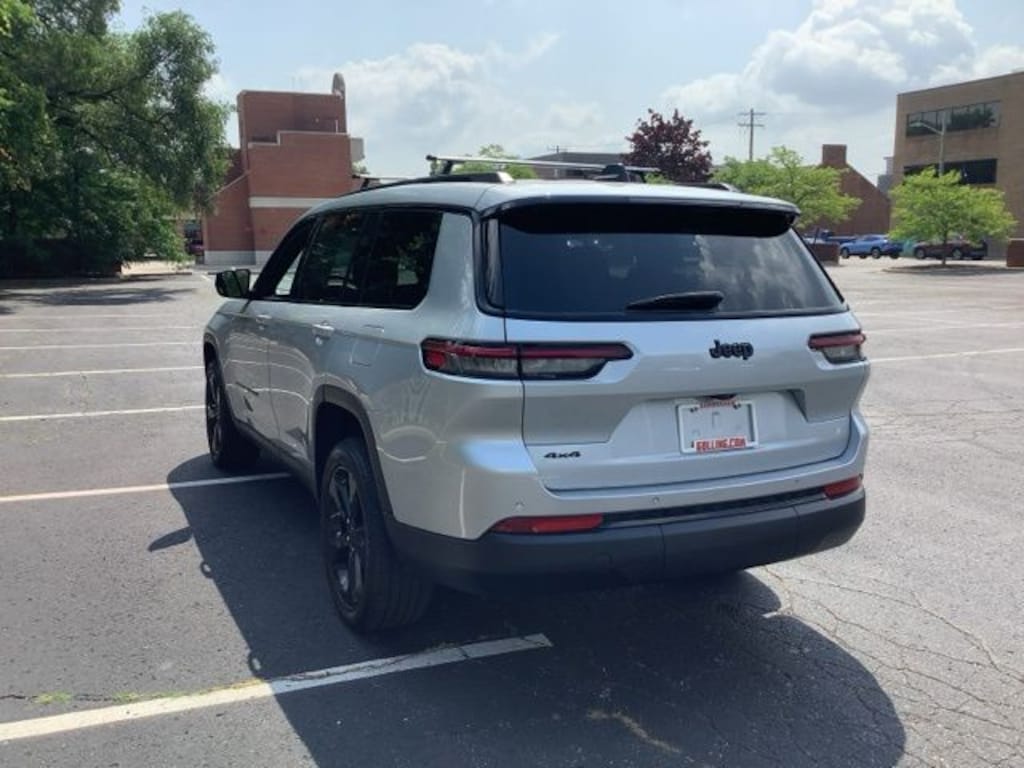 Used 2023 Jeep Grand Cherokee L Altitude SUV