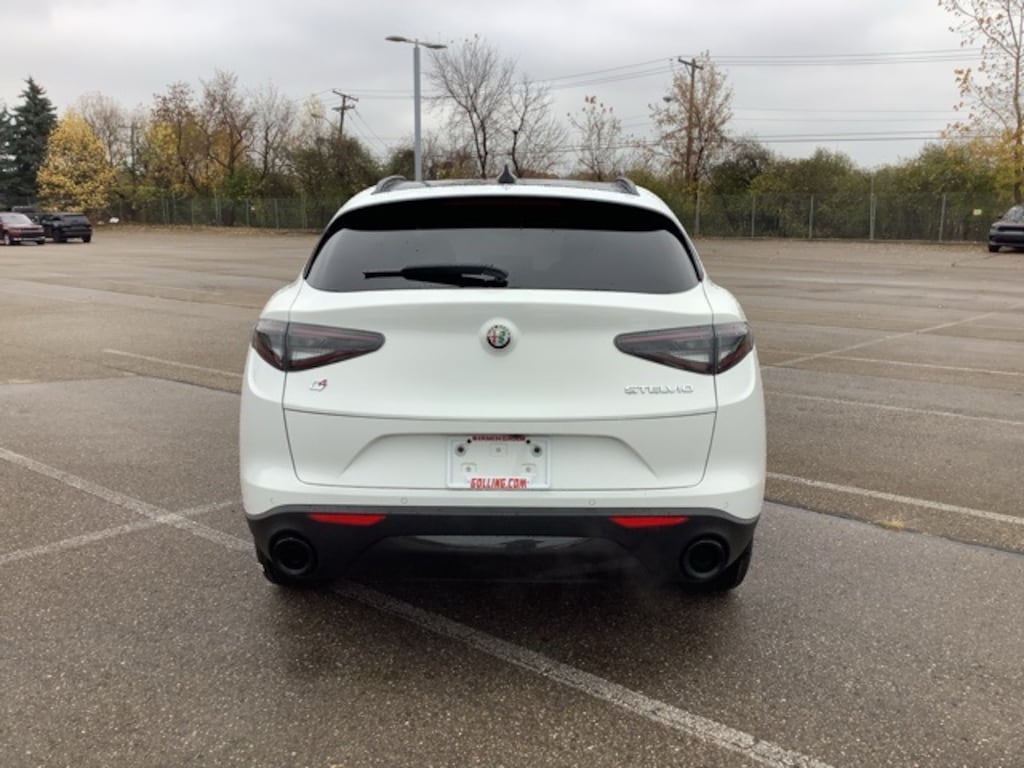 New 2025 Alfa Romeo Stelvio AWD Sport Utility