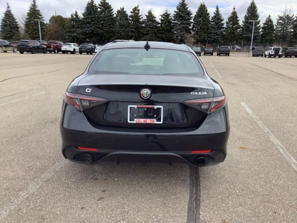 New 2025 Alfa Romeo Giulia AWD Sedan