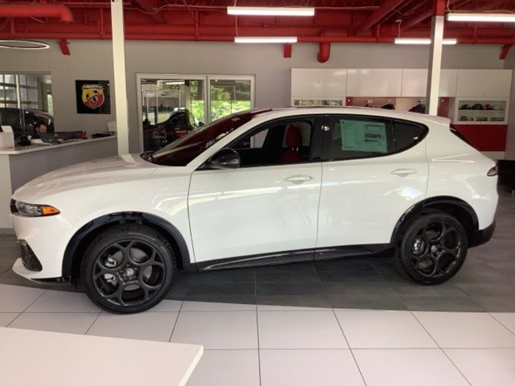 New 2026 Alfa Romeo Tonale Base SUV
