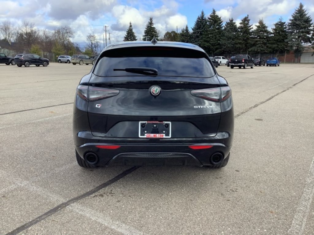 New 2025 Alfa Romeo Stelvio AWD Sport Utility