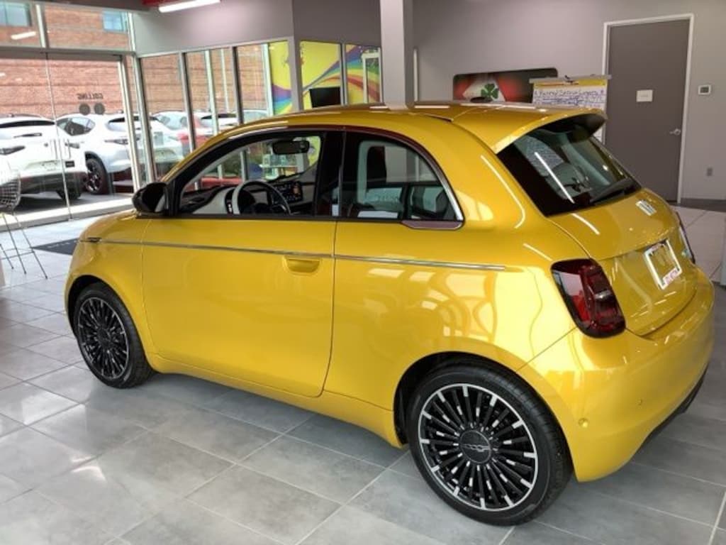 New 2026 FIAT 500e ICONA Hatchback