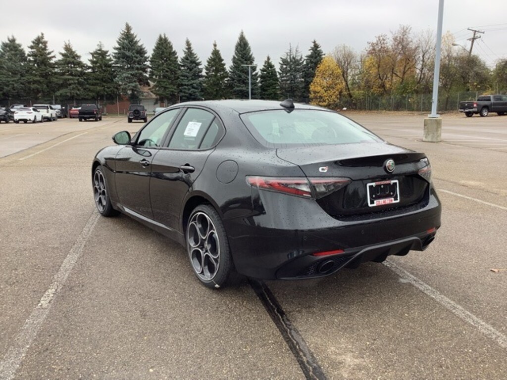 New 2025 Alfa Romeo Giulia AWD Sedan