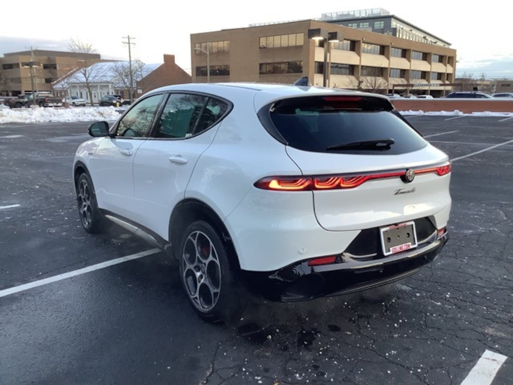 Certified 2025 Alfa Romeo Tonale Base SUV