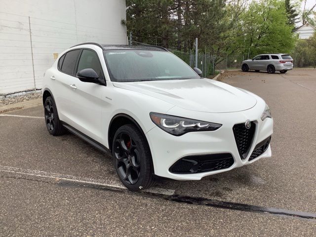 2026 Alfa Romeo Stelvio Base - Photo 7