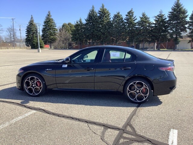 2025 Alfa Romeo Giulia SPRINT photo 3