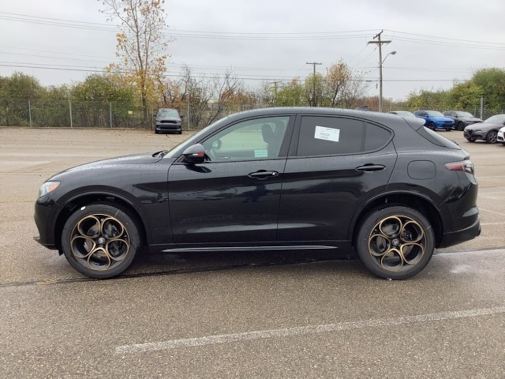 New 2025 Alfa Romeo Stelvio INTENSA AWD Sport Utility