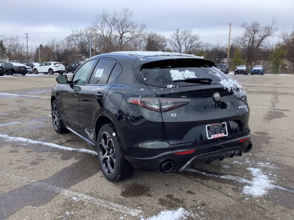 New 2025 Alfa Romeo Stelvio AWD Sport Utility