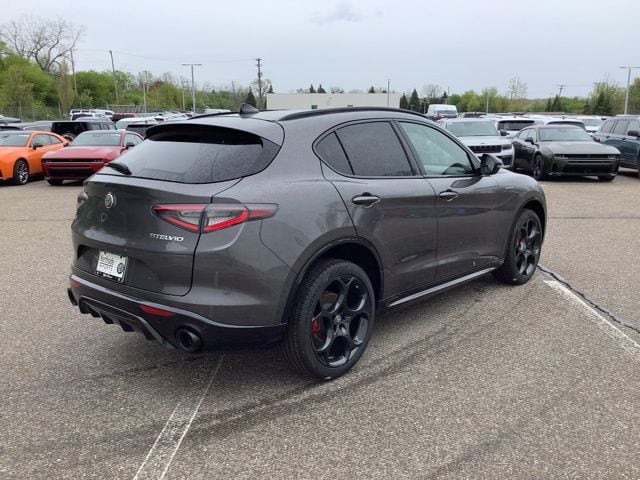 2026 Alfa Romeo Stelvio Base - Photo 5