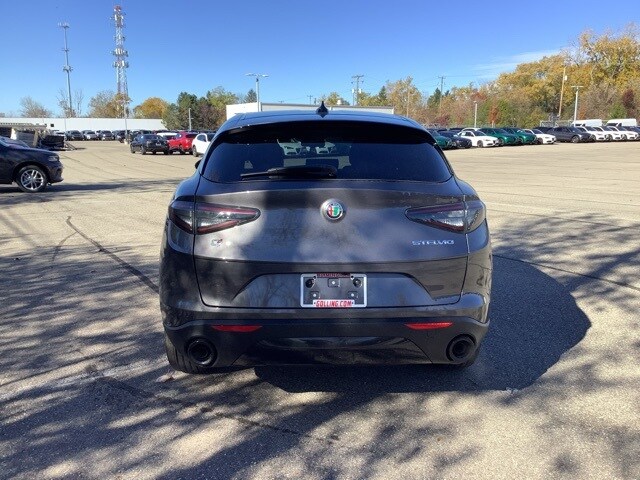 2025 Alfa Romeo Stelvio Sprint Base photo 4