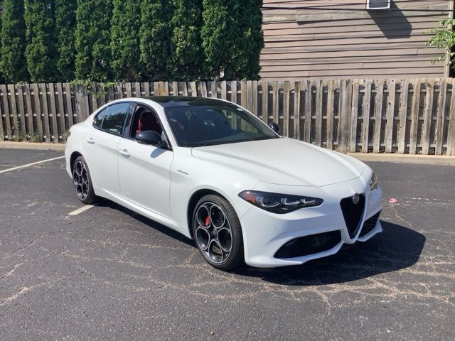 2025 Alfa Romeo Giulia Base - Photo 7