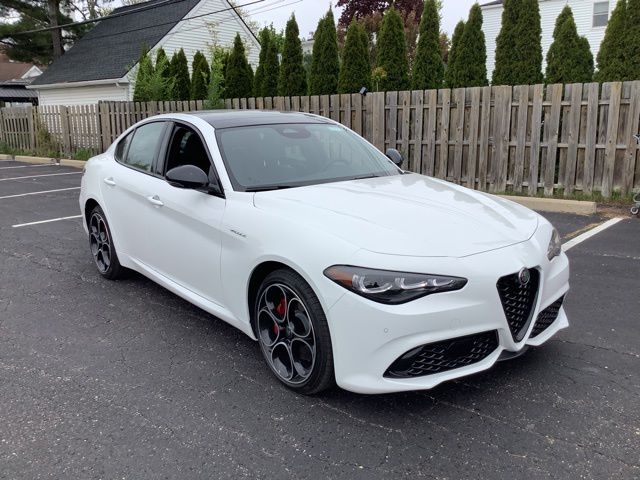 2025 Alfa Romeo Giulia Base - Photo 6