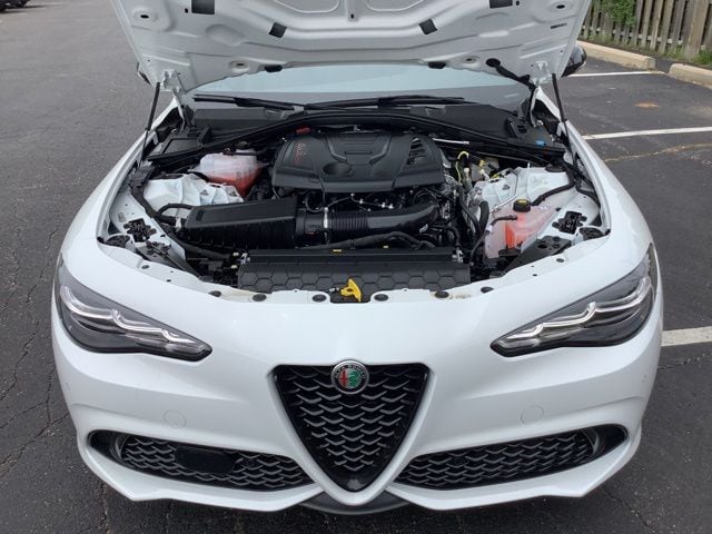 2025 Alfa Romeo Giulia Base - Photo 25
