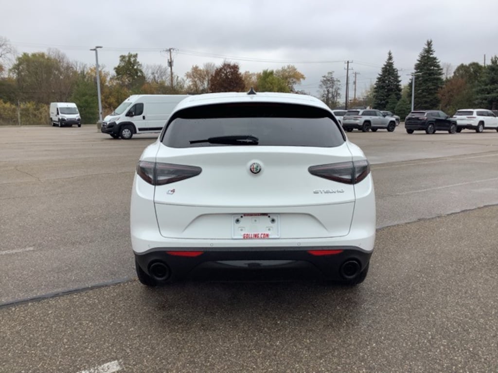 New 2025 Alfa Romeo Stelvio AWD Sport Utility