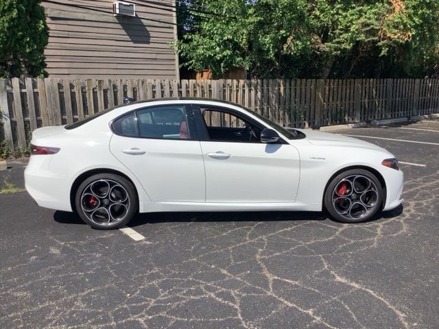 2025 Alfa Romeo Giulia Base - Photo 6