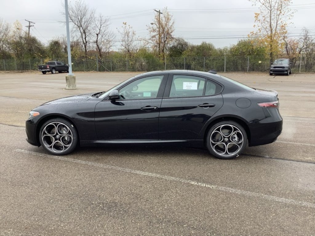 New 2025 Alfa Romeo Giulia AWD Sedan