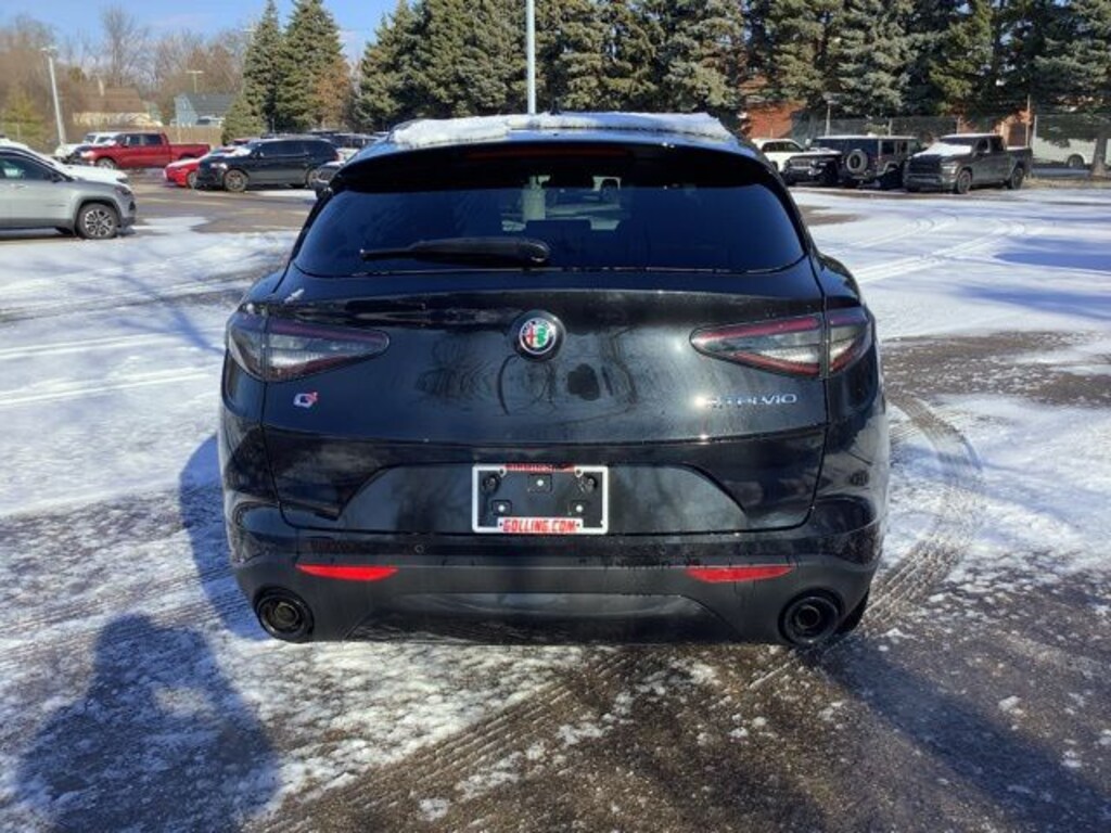 New 2025 Alfa Romeo Stelvio AWD Sport Utility