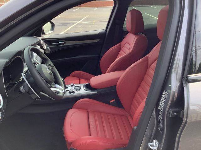 2025 Alfa Romeo Stelvio Base - Photo 18