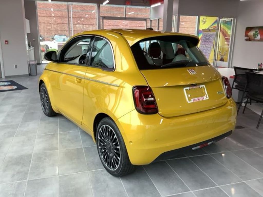 New 2026 FIAT 500e ICONA Hatchback