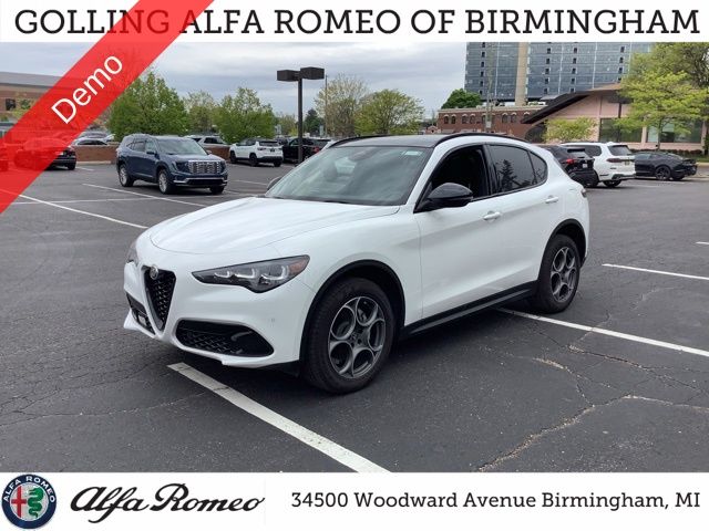 2025 Alfa Romeo Stelvio Stelvio AWD's photo