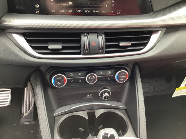 2026 Alfa Romeo Stelvio Base - Photo 18