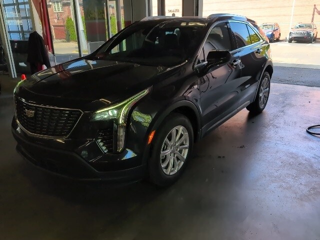 2023 Cadillac XT4 Luxury photo 2