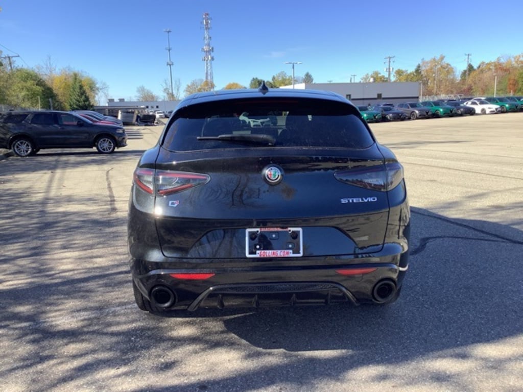 New 2025 Alfa Romeo Stelvio AWD Sport Utility