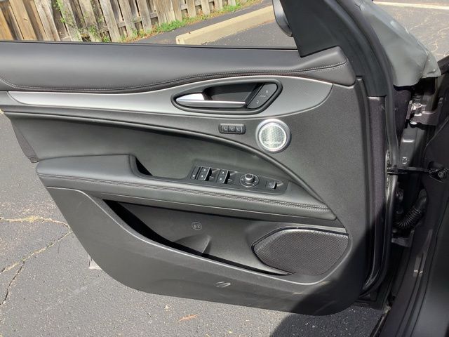 2025 Alfa Romeo Stelvio Base - Photo 12