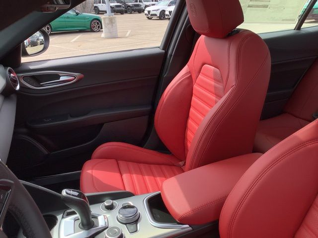 2025 Alfa Romeo Giulia Base - Photo 19