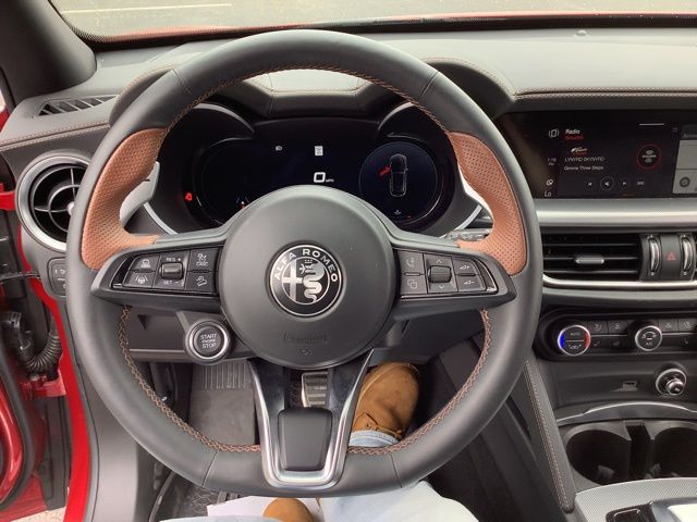2025 Alfa Romeo Stelvio Intensa - Photo 11