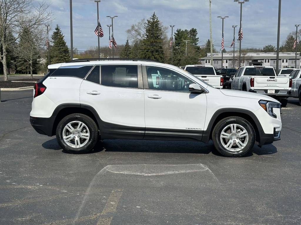 Used 2022 GMC Terrain SLE SUV