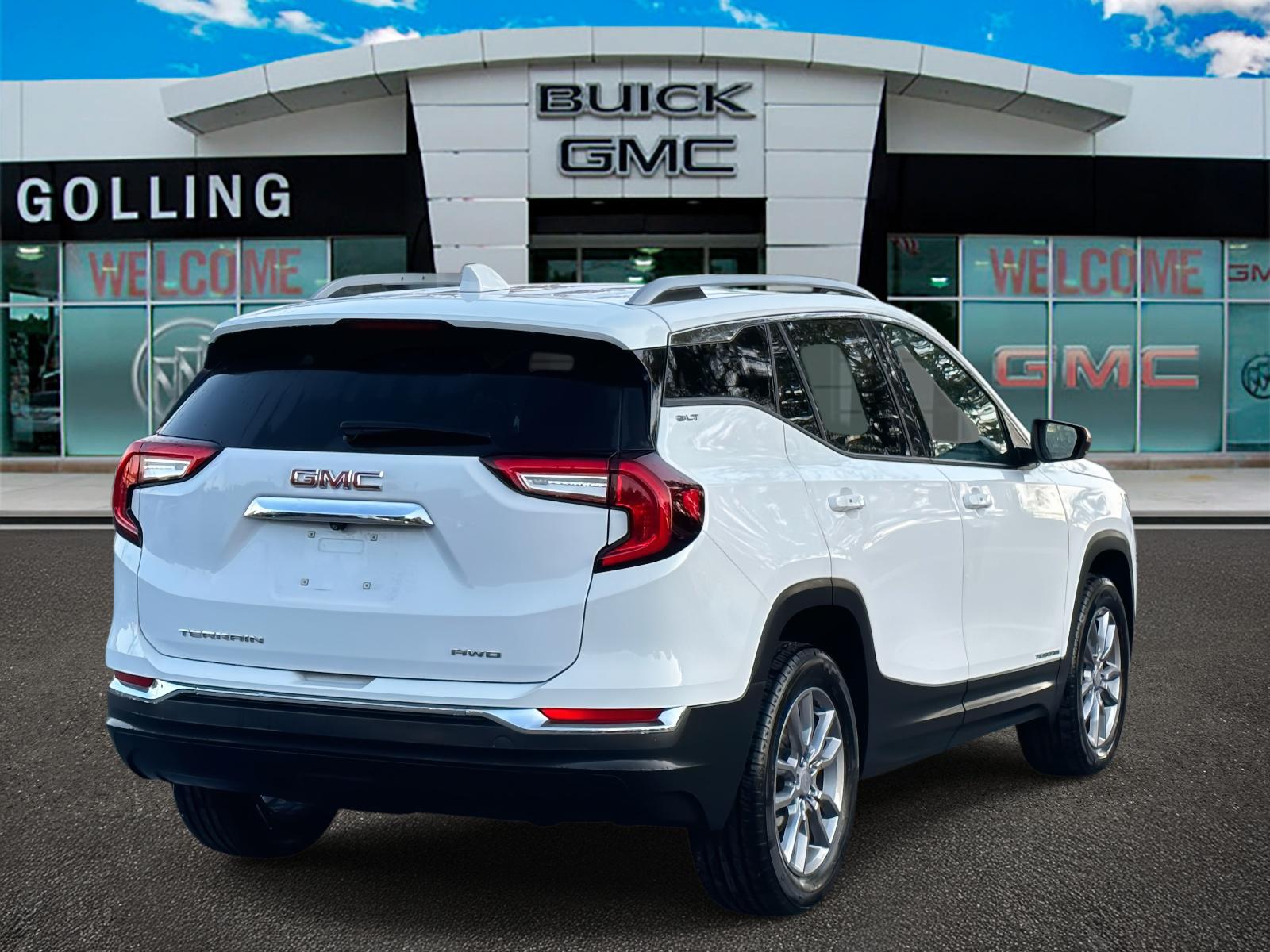 2024 Gmc Terrain SLT photo 2