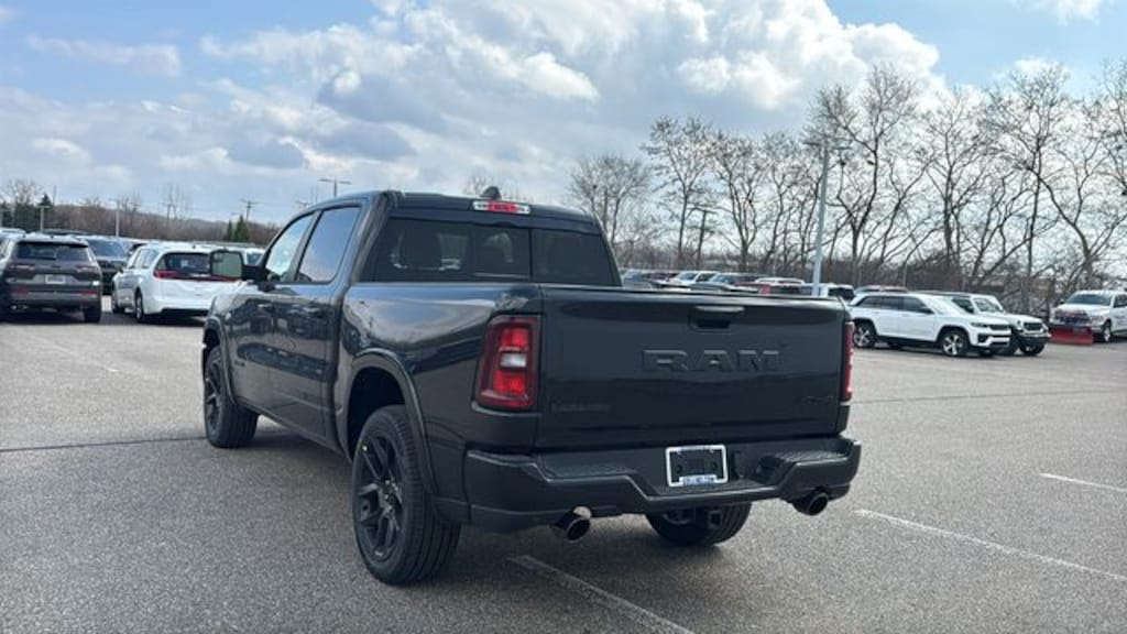 New 2026 Ram 1500 LARAMIE CREW CAB 4X4 5'7 BOX Pickup