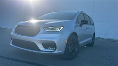 2026 Chrysler Pacifica SELECT Passenger Van