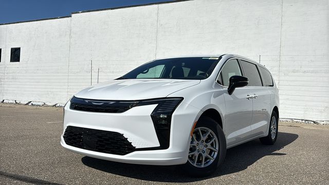 2027 Chrysler Pacifica Select's photo
