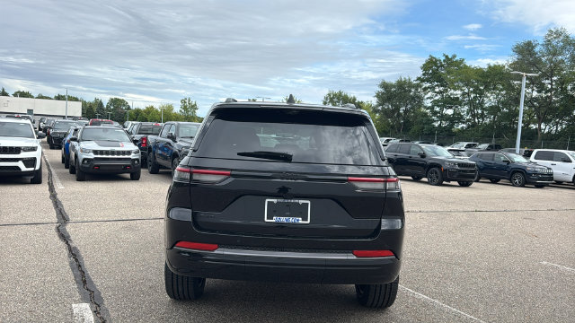 New 2027 Jeep Grand Cherokee 2 Row LIMITED 4X4 Sport Utility