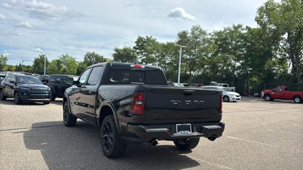 New 2027 Ram 1500 LARAMIE CREW CAB 4X4 5'7 BOX Pickup