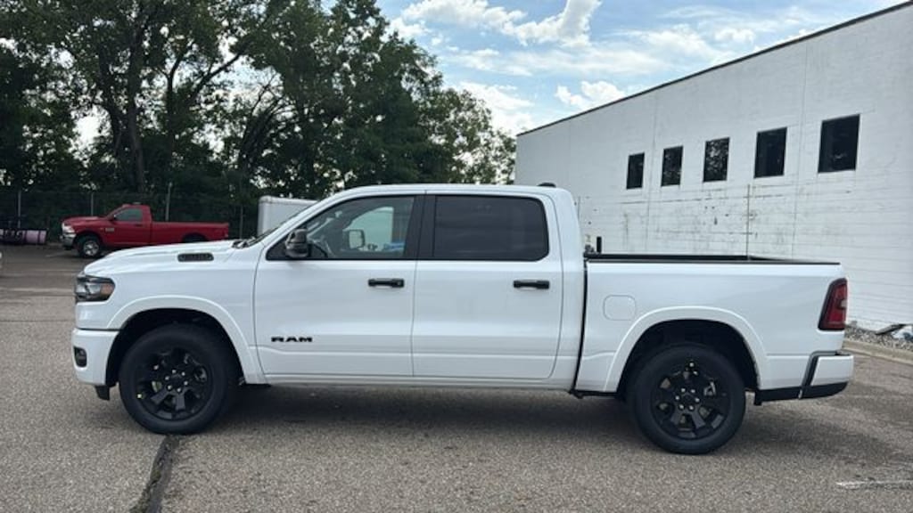 New 2027 Ram 1500 BIG HORN CREW CAB 4X4 5'7 BOX Pickup