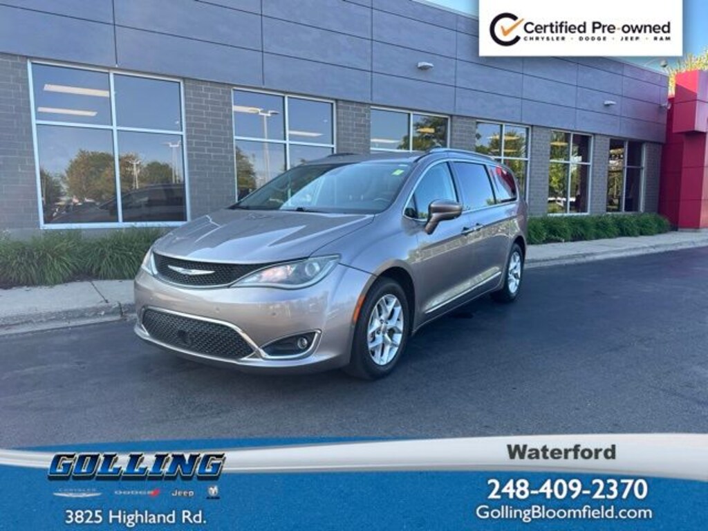 Used 2018 Chrysler Pacifica Touring L Minivan/Van
