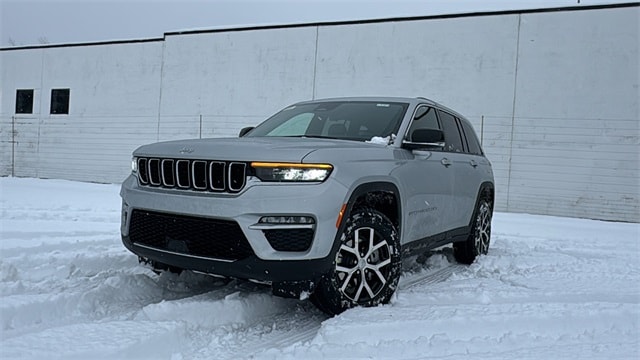 2025 Jeep Grand Cherokee Limited's photo