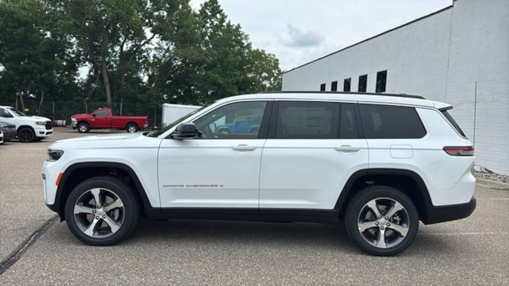 New 2026 Jeep Grand Cherokee L LIMITED 4X4 Sport Utility