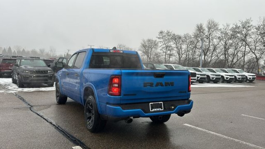 New 2026 Ram 1500 BIG HORN CREW CAB 4X4 5'7 BOX Pickup