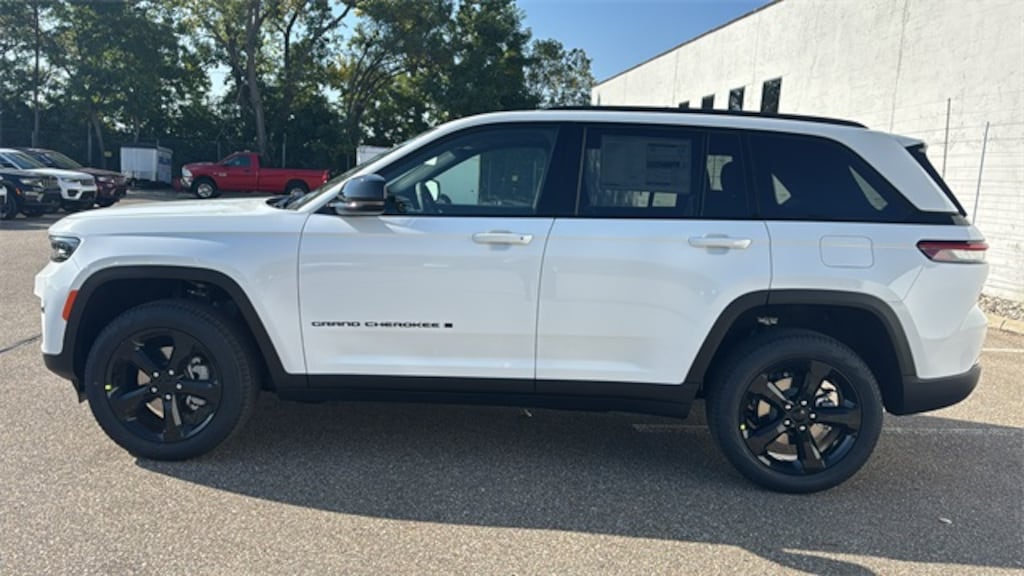 New 2025 Jeep Grand Cherokee Limited Sport Utility