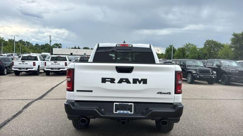 New 2026 Ram 1500 BIG HORN CREW CAB 4X4 5'7 BOX Pickup