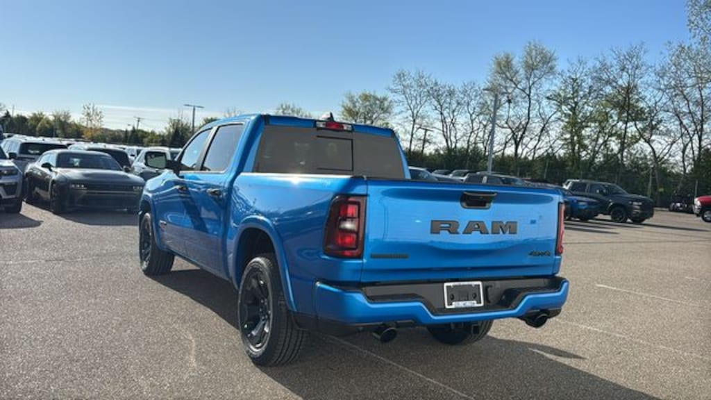 New 2026 Ram 1500 BIG HORN CREW CAB 4X4 5'7 BOX Pickup