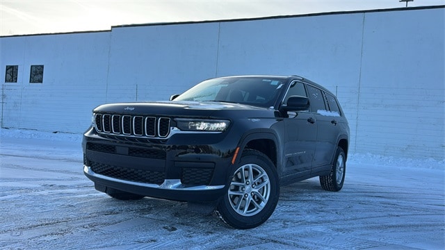 2025 Jeep Grand Cherokee L Laredo's photo