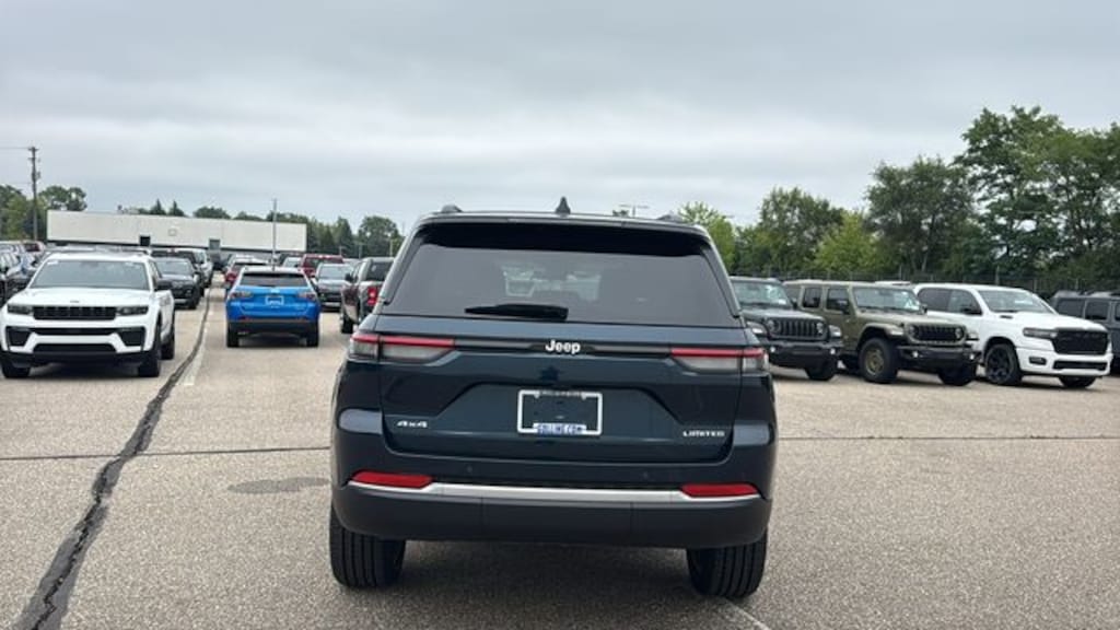 New 2027 Jeep Grand Cherokee LIMITED 4X4 Sport Utility