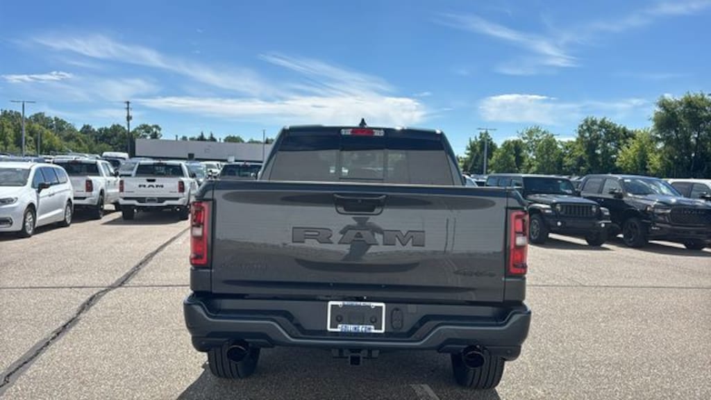 New 2026 Ram 1500 LARAMIE CREW CAB 4X4 5'7 BOX Pickup
